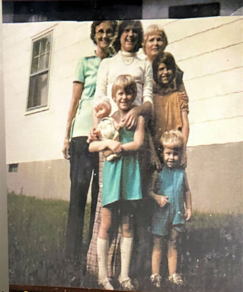 Back Row: Linda's Mother Edith C. Guenther - Then Linda 2nd Row: Carol Ann and Sandra Lynn 1st Row: Karen Marie and Harry E. Jr.