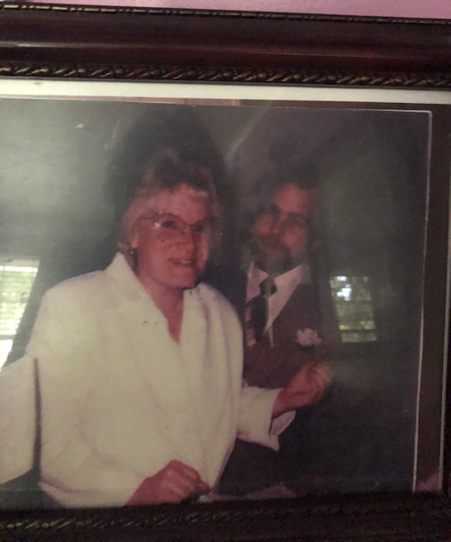 Linda and Buster got Married on 04.11.1988